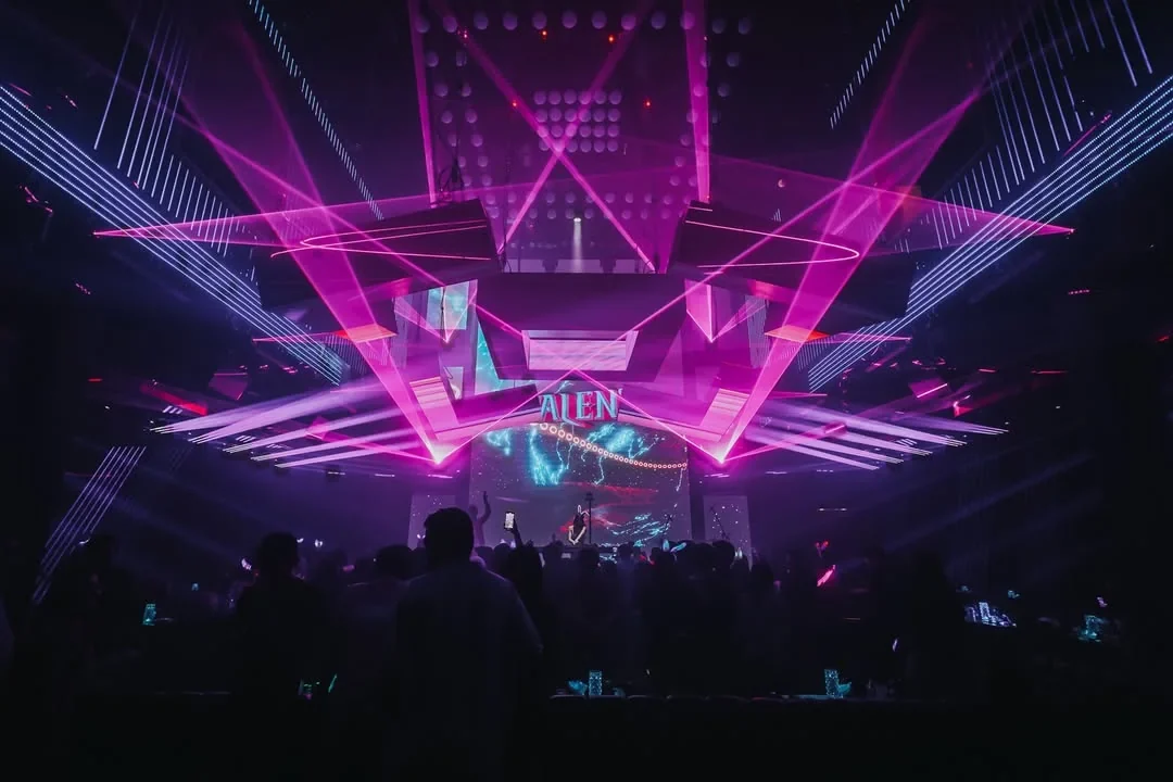 Alien Club Immersive Lighting